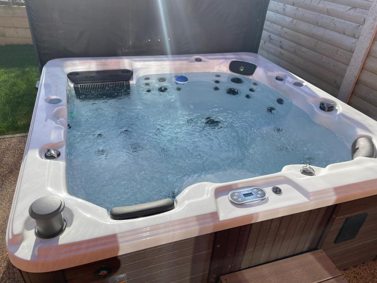 31 Cherry East Riding Of Yorkshire Hot Tub & Fishing Garton Zewnętrze zdjęcie
