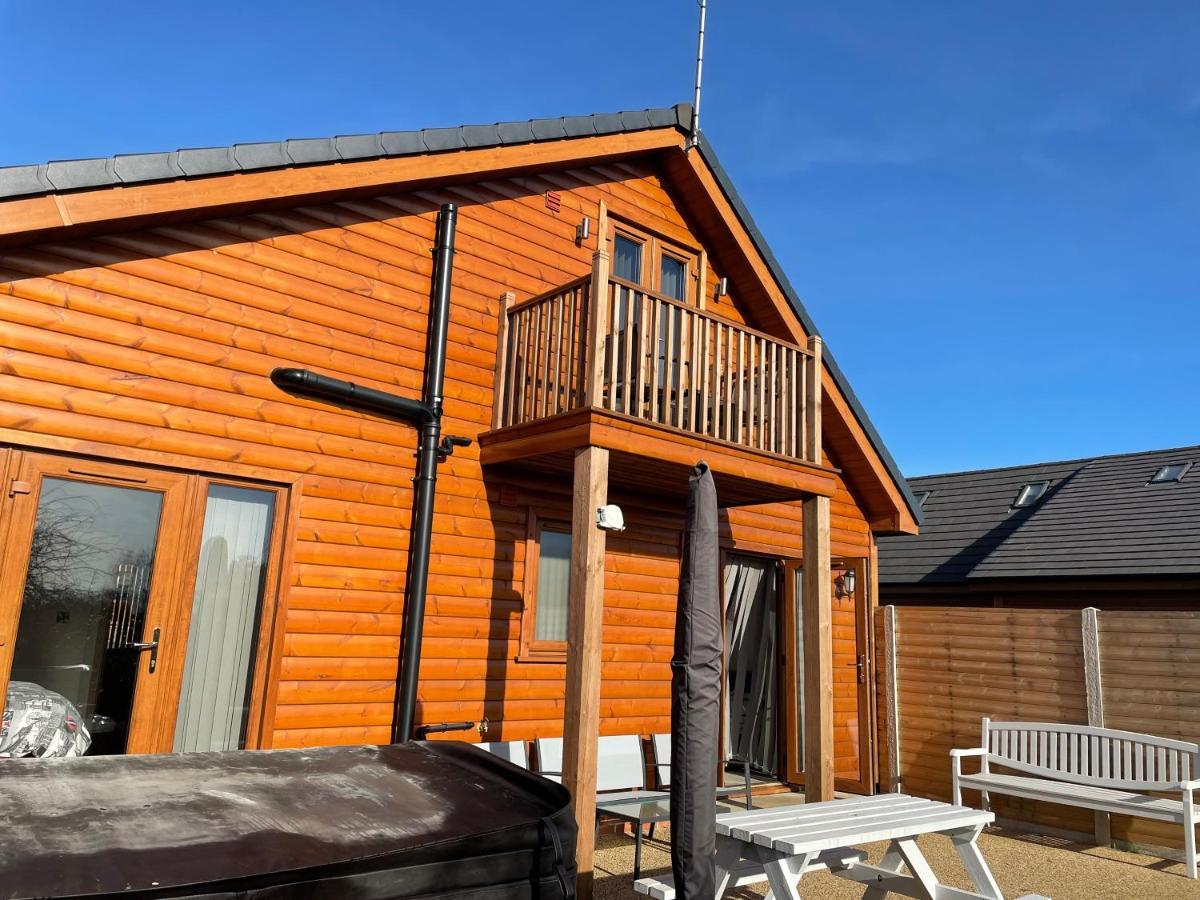 31 Cherry East Riding Of Yorkshire Hot Tub & Fishing Garton Zewnętrze zdjęcie